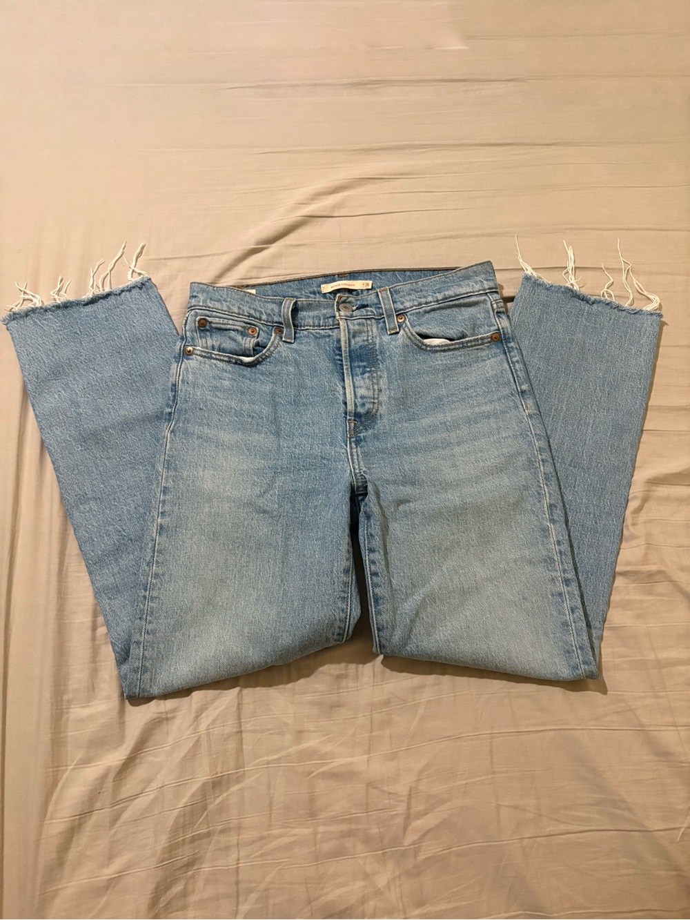 Levi’s Wedgie Straight Jeans Size 26 Light Wash Raw Hem High Rise